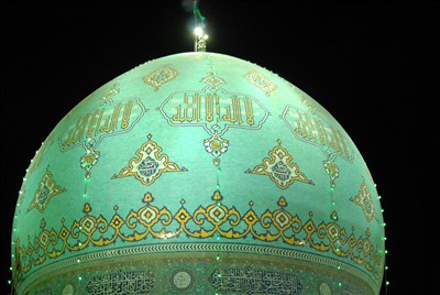 گنبد مسجد جمکران در شب